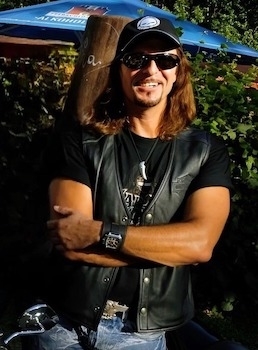 9c3fa943-bfa4-44e4-b894-b140872936b1