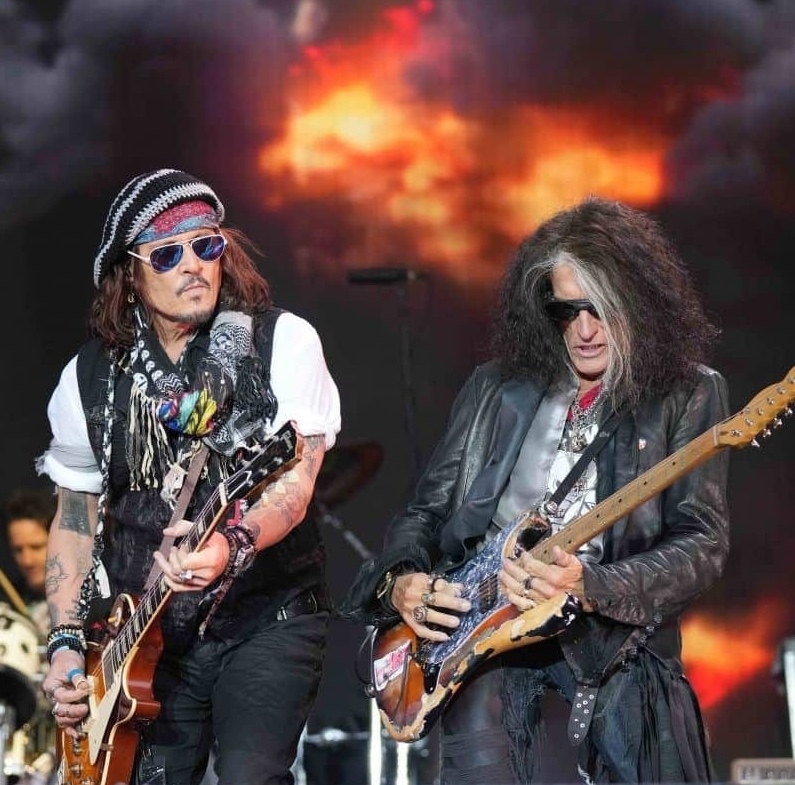 JOE PERRY ON TOUR WITH STROM